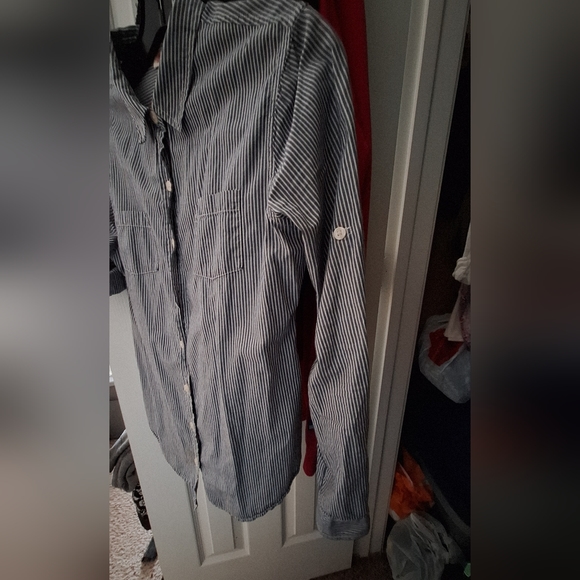 Mossimo Supply Co Pinstripe, Botton-down shirt - Picture 4 of 8